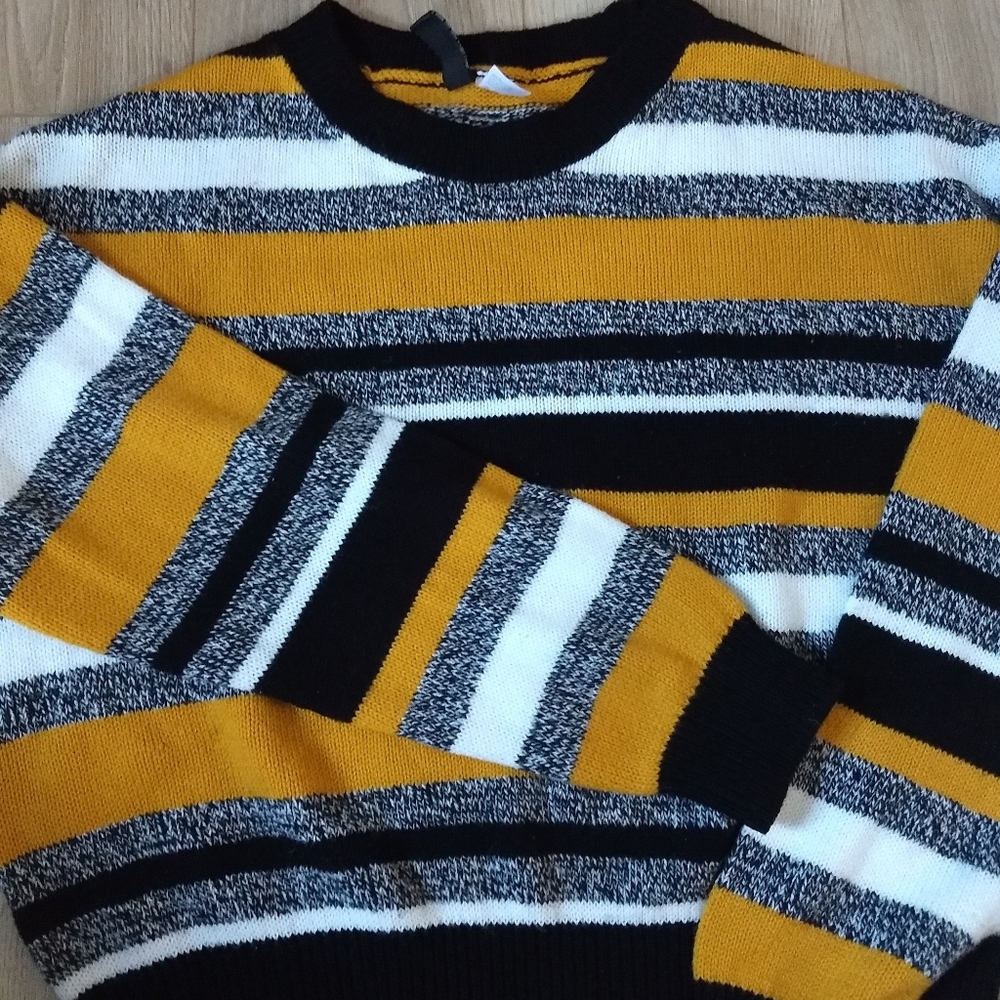 H&M Cropped Sweater